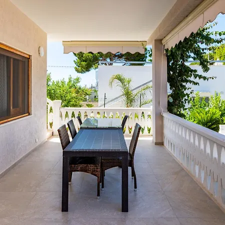 Bianca Villa Pulsano